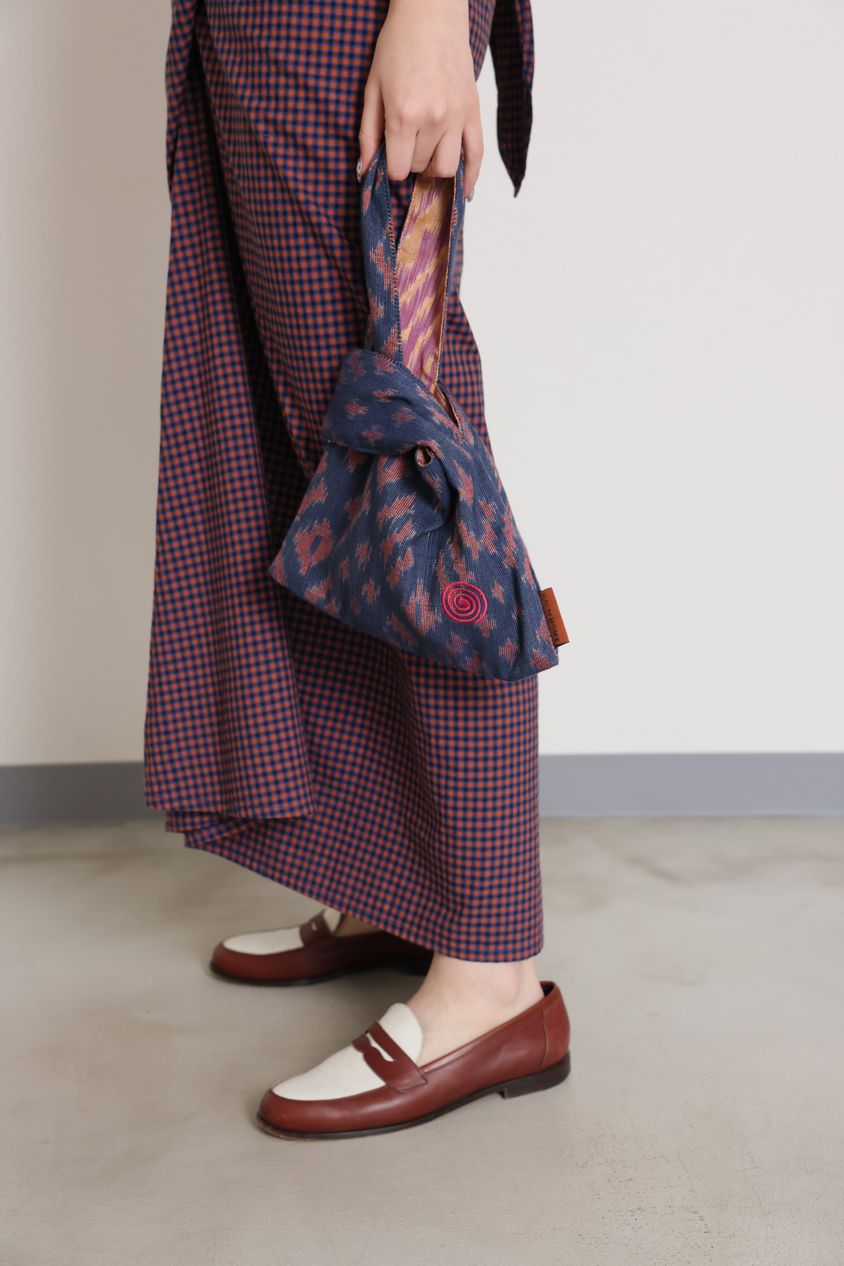 Ikat Reversible Knot Bag – NAVY.BLUE
